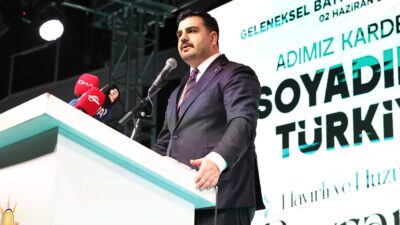 Ak Parti Genel Sekreteri ve İzmir Milletvekili Eyyüp Kadir İnan,