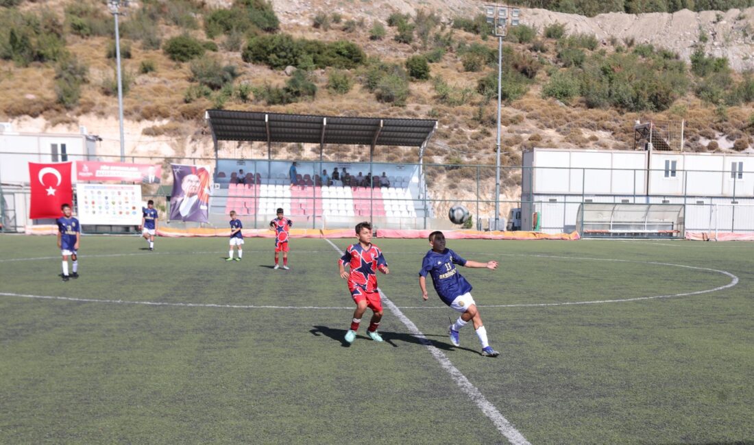 Bayraklı Belediyesi, her yıl büyük ilgi gören spor organizasyonlarından U-12
