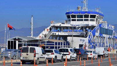 İzmir Büyükşehir Belediyesi, İZDENİZ feribotlarının ücret tarifesinde düzenlemeye gitti.