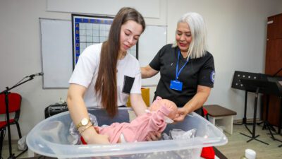 Gaziemir Belediyesi’nin anne adaylarının sağlıklı bir hamilelik dönemi geçirmeleri amacıyla
