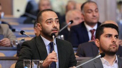 Gaziosmanpaşa Belediyesi'nde başkanvekilliği seçimini AK Parti'nin adayı Eray Karadeniz kazandı.