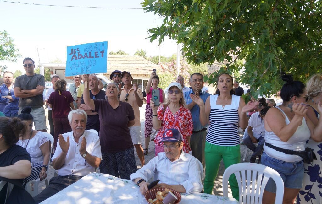 Seferihisar Belediyesi’nin düzenlediği etkinlikte sivil toplum kuruluşları, muhtarlar, siyasi partiler