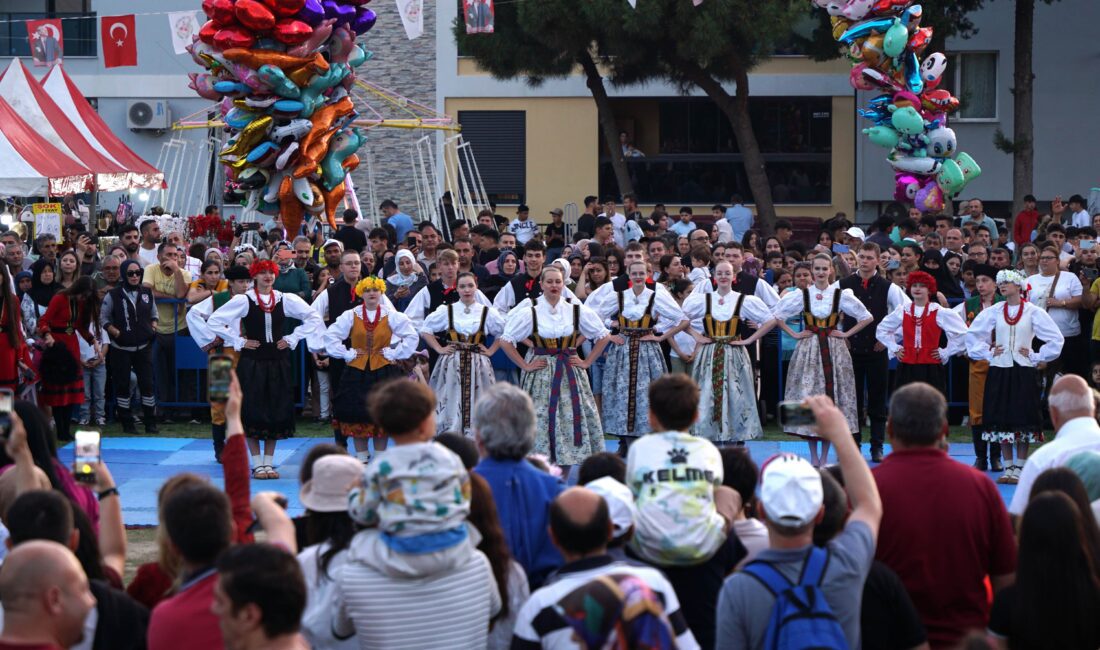 Kemalpaşa Belediyesi’nin organizasyonunda bu yıl 52’nci kez düzenlenen Altın Kiraz