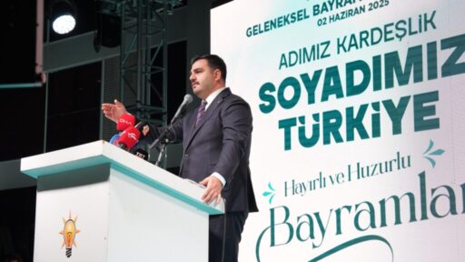 AK Parti Genel Sekreteri ve İzmir Milletvekili Eyyüp Kadir İnan,