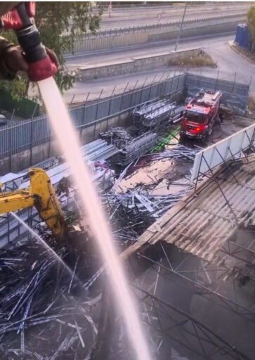 İzmir İtfaiyesi’nin çabalarıyla tüm yangınlar kontrol altına alındı 