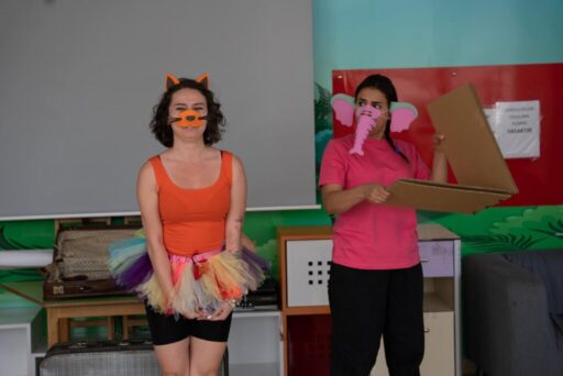 İzmir Şehir Tiyatroları’ndan onkoloji servisindeki miniklere anlamlı proje