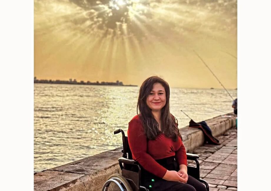 İzmir'de yaşayan 29 yaşındaki Özlem S.K’nın geçirdiği bel ameliyatı sonrası