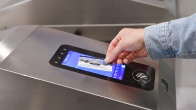 İzmir Büyükşehir Belediyesi’ne bağlı ESHOT, İZULAŞ, İZDENİZ, Metro ve Tramvay