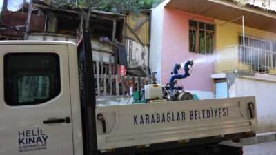 Karabağlar Belediyesi, kış aylarında periyodik olarak yürüttüğü ilaçlama çalışmalarına yaz