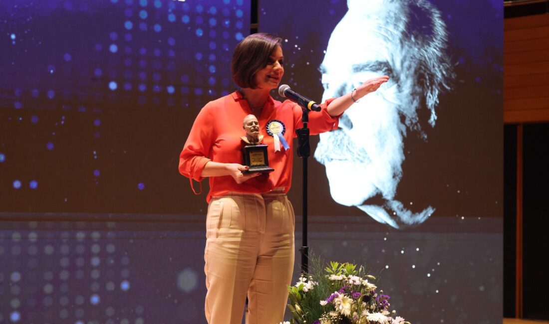 Karabağlar Belediye Başkanı Helil Kınay, seçim döneminde sözünü verdiği kültür-sanat