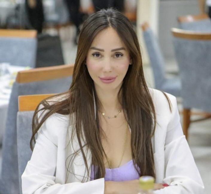 Bayraklı Belediyesi Cumhuriyet Halk Partisi Grup Başkan Vekili Özlem Avcı,