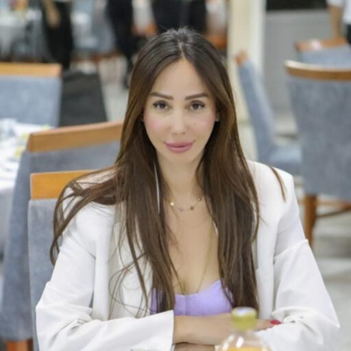 Bayraklı Belediyesi Cumhuriyet Halk Partisi Grup Başkan Vekili Özlem Avcı,