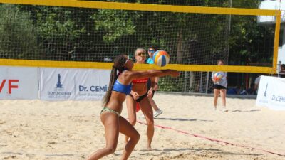 İzmir, bir kez daha uluslararası çapta bir plaj voleybolu şölenine