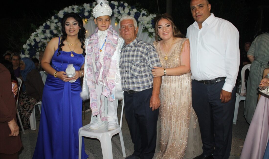 Menderes’in köklü ailelerinden Başbunar ve Gür aileleri, Eymen’in sünnet düğünü