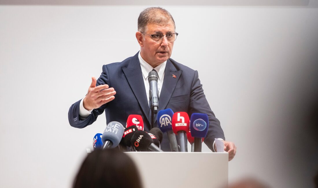 İzmir Büyükşehir Belediye Başkanı Cemil Tugay, işe alımlarda şeffaflık ve