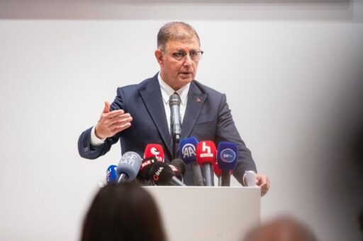 İzmir Büyükşehir Belediye Başkanı Cemil Tugay, işe alımlarda şeffaflık ve
