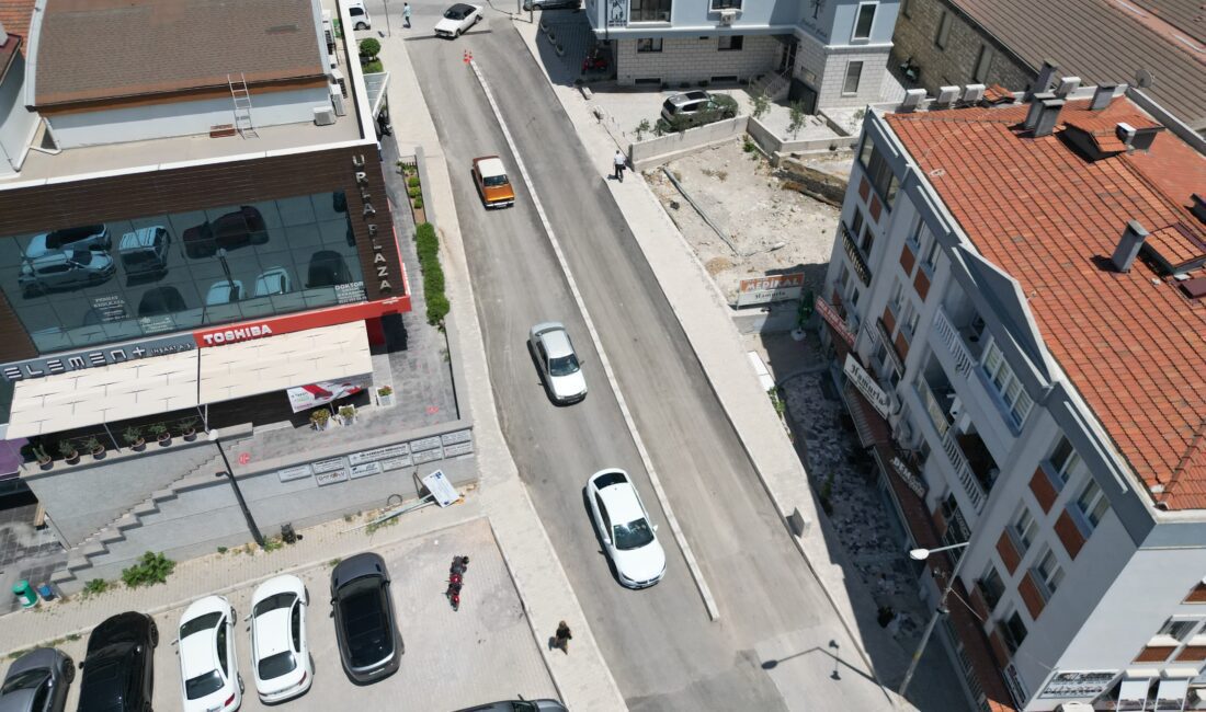 Urla’da 40 yıllık sorun çözüldü, sokaklar yenilendi Urla Belediyesi Fen İşleri Müdürlüğü’nün ilçe genelinde yürüttüğü çalışmalar, Zeytinalan’dan