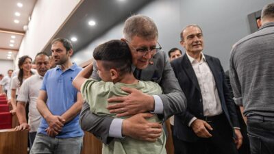 Belediye personeli ve bürokratlarla bayramlaşan İzmir Büyükşehir Belediye Başkanı Dr.