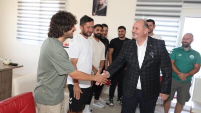 Menderes Belediye Başkanı İlkay Çiçek, bayramlaşma programları ile belediye personeli,