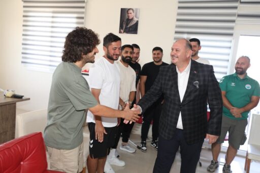 Menderes Belediye Başkanı İlkay Çiçek, bayramlaşma programları ile belediye personeli,