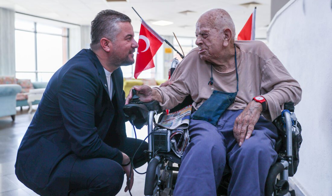 Başkan Görkem Duman’dan huzurevi ziyareti Buca Belediye Başkanı Görkem Duman, bu bayramda da geleneği bozmadı;