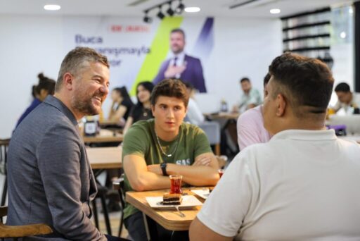Buca Belediyesi’nin Dokuz Eylül Üniversitesi (DEÜ) Tınaztepe Yerleşkesi’nin karşısında hizmete
