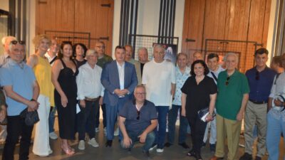 İzmir Kültür Sanat Fabrikası içinde yer alan müzede Merhaba kapaklarından