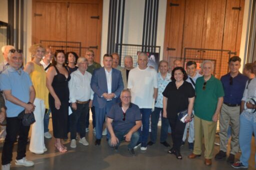 İzmir Kültür Sanat Fabrikası içinde yer alan müzede Merhaba kapaklarından