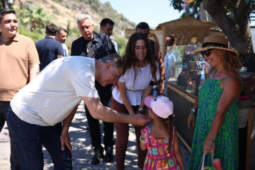 İzmir Büyükşehir Belediye Başkanı Dr. Cemil Tugay, Çeşme ve Urla'da