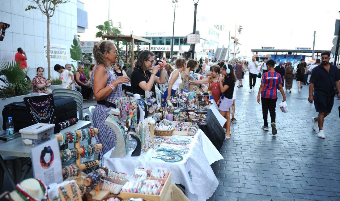 Karşıyaka Çarşısı kadın emeğiyle renkleniyor Karşıyaka Belediyesi’nin kadın emeğini görünür kılmak amacıyla düzenlediği El Emeği
