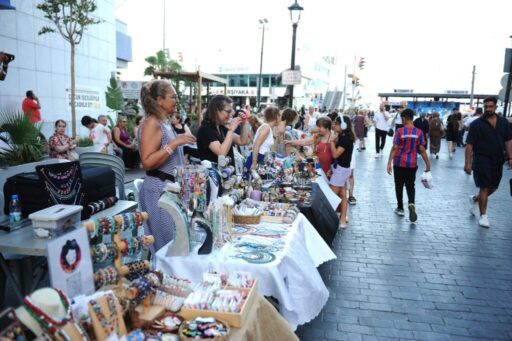 Karşıyaka Belediyesi’nin kadın emeğini görünür kılmak amacıyla düzenlediği El Emeği
