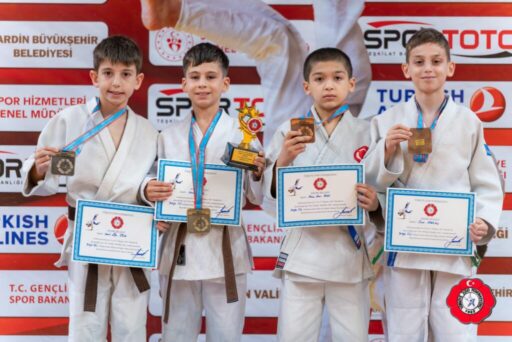 Karşıyaka Belediye Spor Kulübü, Mardin’de düzenlenen Minikler Türkiye Judo Şampiyonası’nda