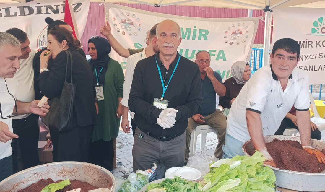 İzmir’de 15 Temmuz Demokrasi ve Birlik Günü’ne Şanlıurfa lezzetle damga vurdu İzmir Şanlıurfa Federasyonu, 15 Temmuz Demokrasi ve Birlik Günü'nde Konak