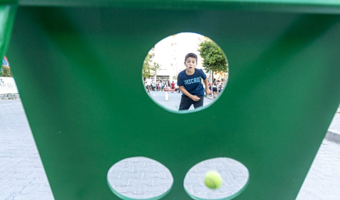 Karşıyakalı çocuklar mahalle kültürüyle büyüyor Mahalle kültürünü canlandırmak ve çocukları akranlarıyla bir araya getirmek amacıyla