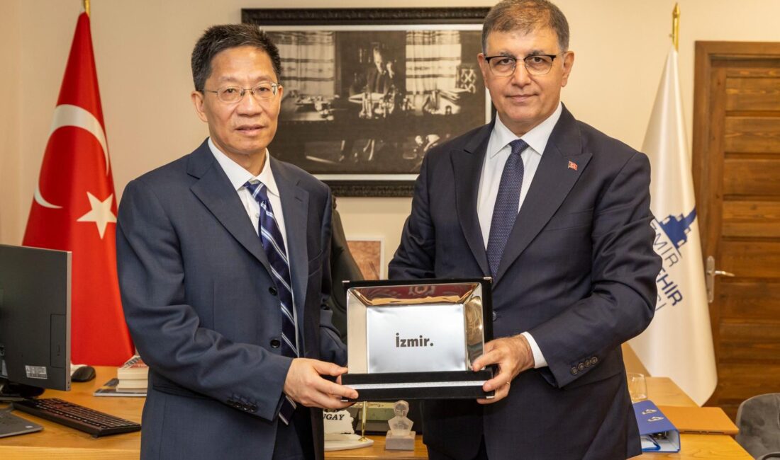 İBB Başkanı Tugay: Akıllı teknolojiler için iş birliği yapılabilir İzmir Büyükşehir Belediye Başkanı Dr. Cemil Tugay, Çin’in Sichuan Eyalet