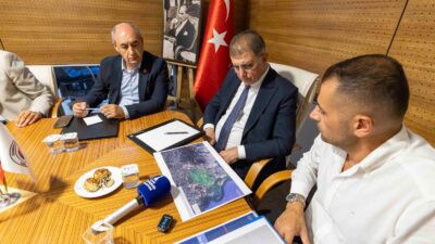 İzmir Büyükşehir Belediye Başkanı Dr. Cemil Tugay, Menemen Ticaret Odası’nda
