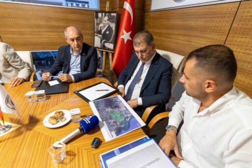 İzmir Büyükşehir Belediye Başkanı Dr. Cemil Tugay, Menemen Ticaret Odası’nda