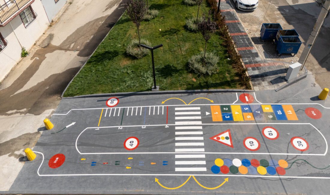 Buca’da sokakların çehresi değişiyor Buca Belediye Başkanı Görkem Duman, mahalle ziyaretleri sırasında ihtiyaçları belirliyor;