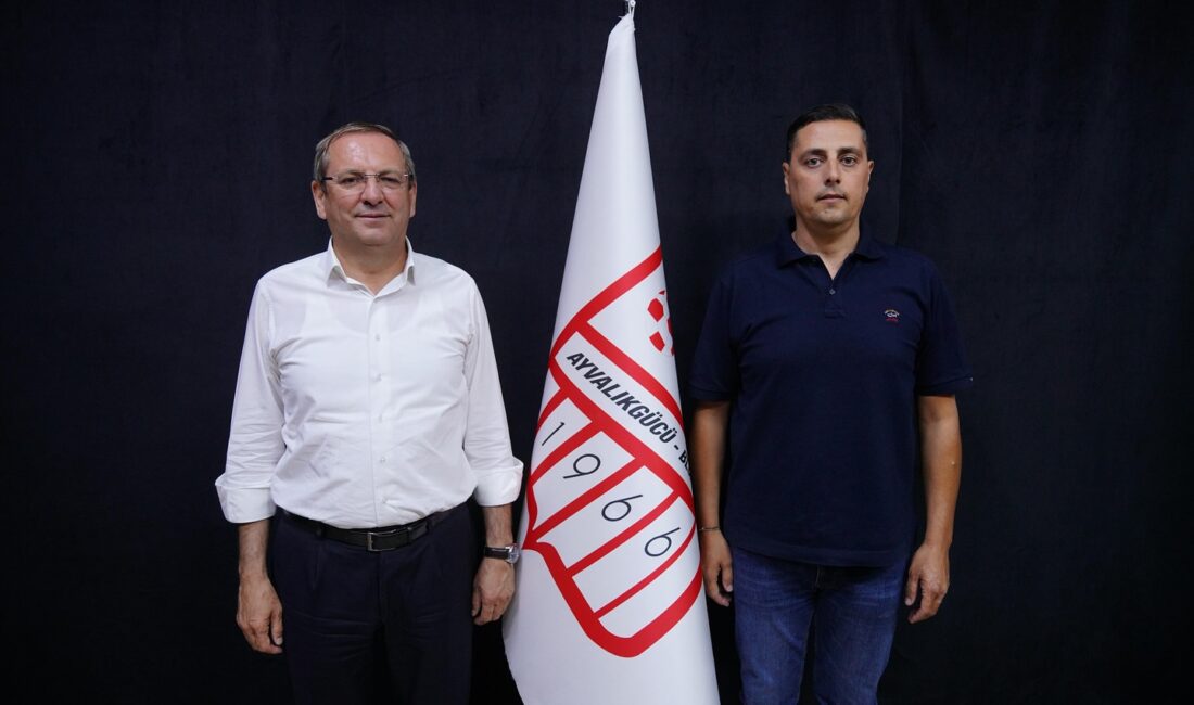 Ayvalık’ın gururu, birleştirici gücü Ayvalıkgücü Belediyespor’dan bayrak değişimi değil, istikrar