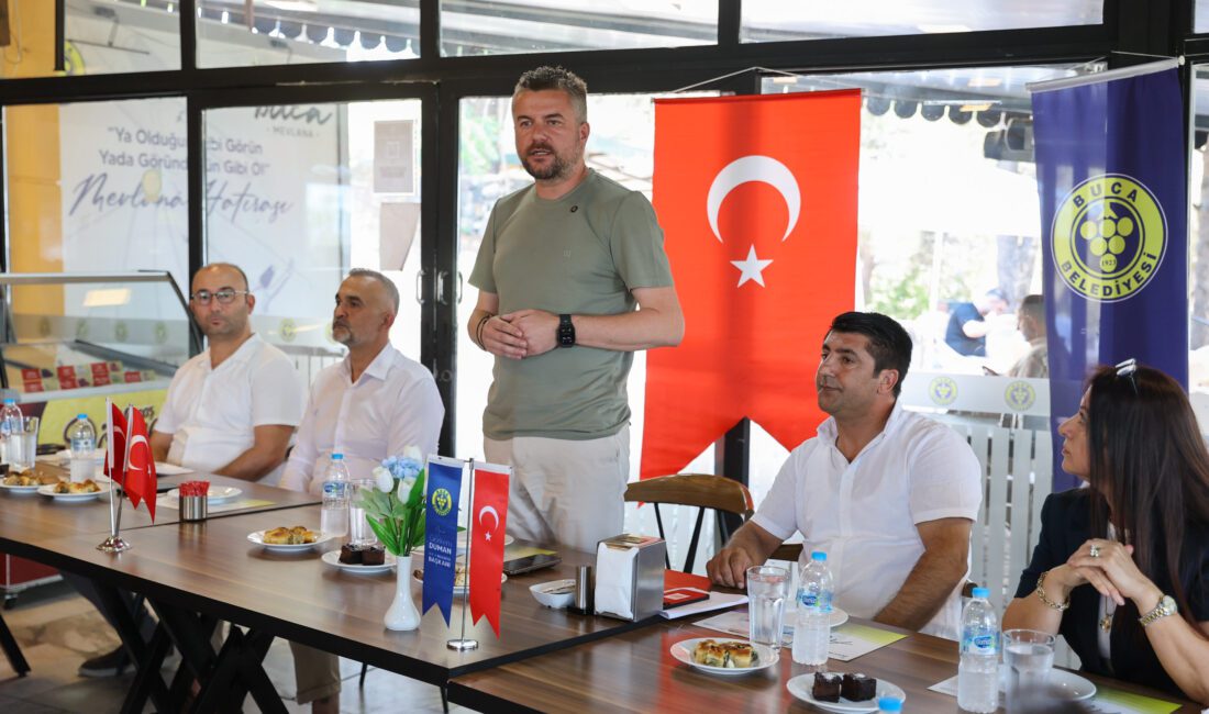 Başkan Görkem Duman muhtarlarla buluştu Buca Belediye Başkanı Görkem Duman, mahalle muhtarlarıyla buluştu; “Demokrasinin ve