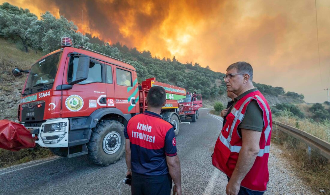 Bölgeye giden İzmir Büyükşehir Belediye Başkanı Dr. Cemil Tugay, iki