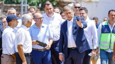 Karadoğan Mahallesi’nde inceleme yapan Tugay, Yangından etkilenen köylerin kış öncesi