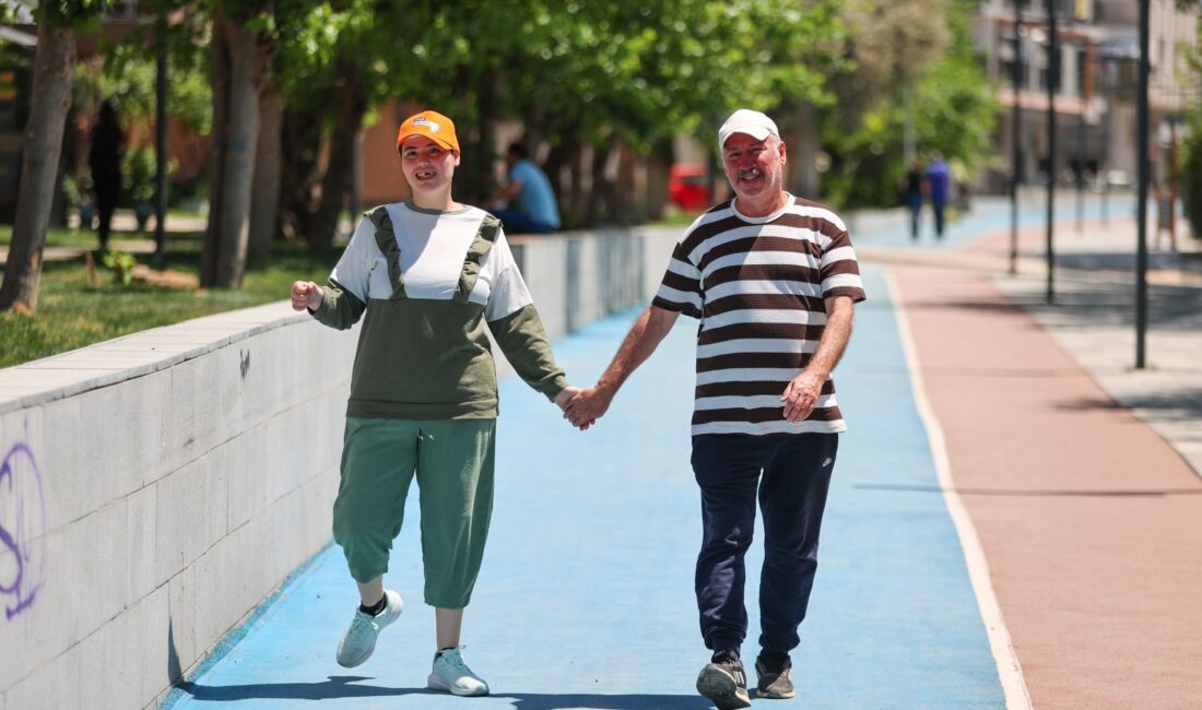 Buca Belediyesi, tarihi demir yolu hattını terk edilmiş görüntüsünden kurtararak