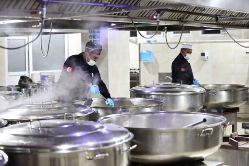 Yaşlı, hasta, engelli ve ihtiyaç sahibi vatandaşların her zaman yanında