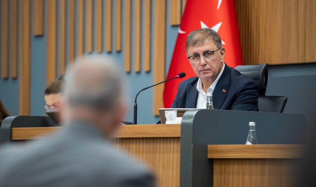 Temmuz ayı meclis toplantısında konuşan İzmir Büyükşehir Belediye Başkanı Dr.