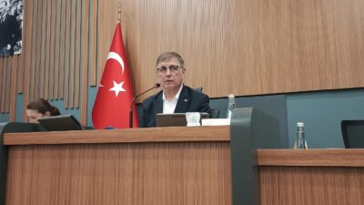 İzmir Büyükşehir Belediye Meclisi’nde AK Parti’nin önergesi gerginlik yarattı: Bürokratların