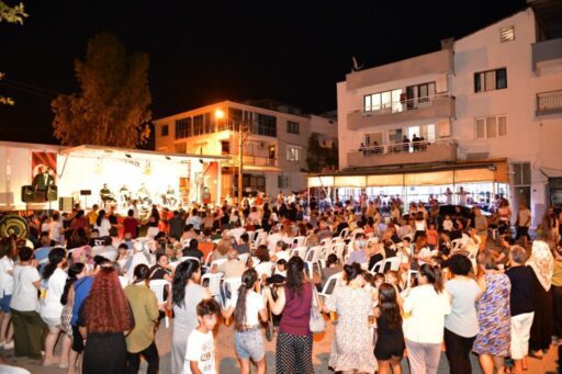 Çiğli Belediyesi, yaz mevsimini birbirinden renkli kültürel etkinliklerle geçiriyor. “Sokakta