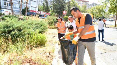 Çiğli Belediyesi, hem kentsel alanlarda yaptığı düzenlemelerle fiziksel dönüşümü sürdürüyor