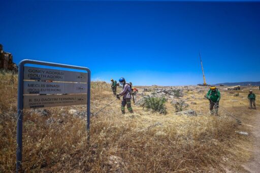 Denizli Büyükşehir Belediyesi’nden Laodikya’da Yangın Önlemi