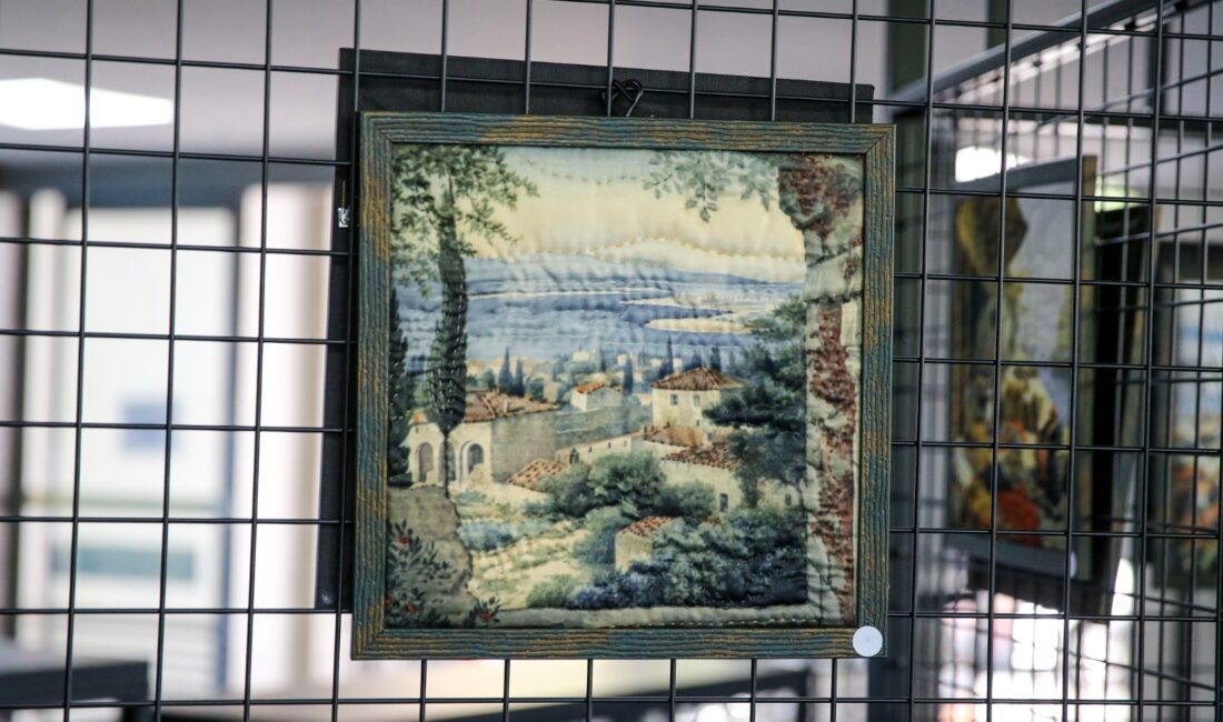 Karşıyaka Belediyesi Ana Hizmet Binası’nın giriş katında yer alan Galeri